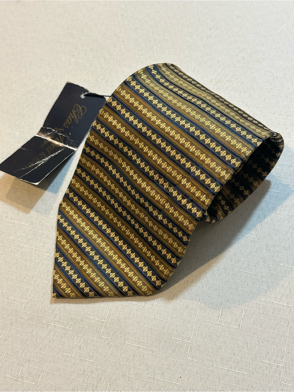 Chas Reed & Co 100% Silk Geometric Tie Gold Navy NWT